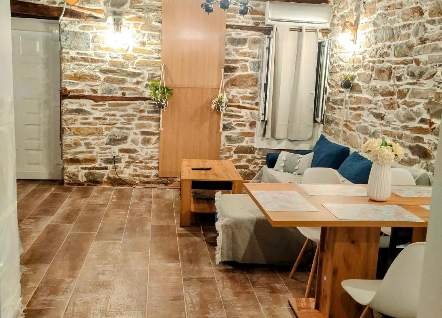 דירות ניקיטי Παραδοσιακό Πέτρινο Σπίτι